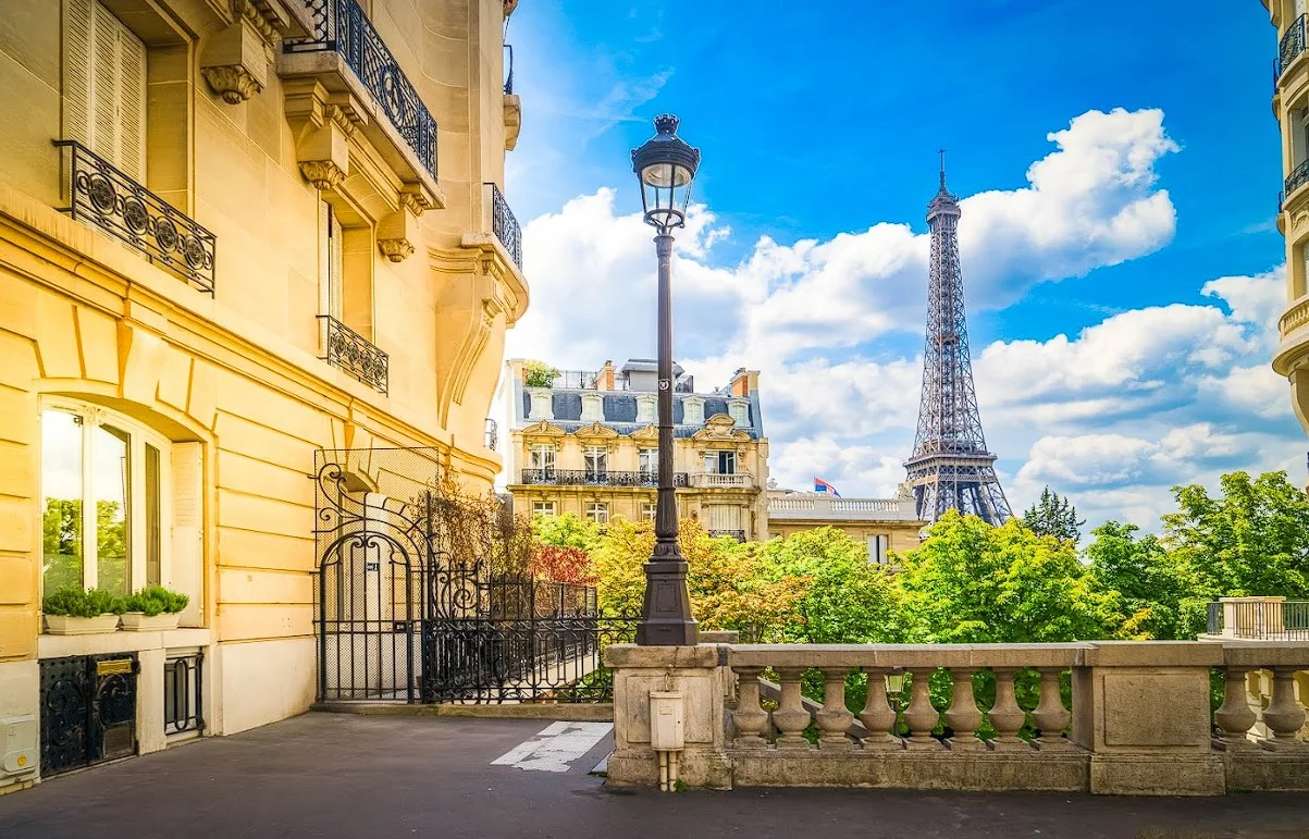 Acheter à Paris depuis l'étranger : le guide complet