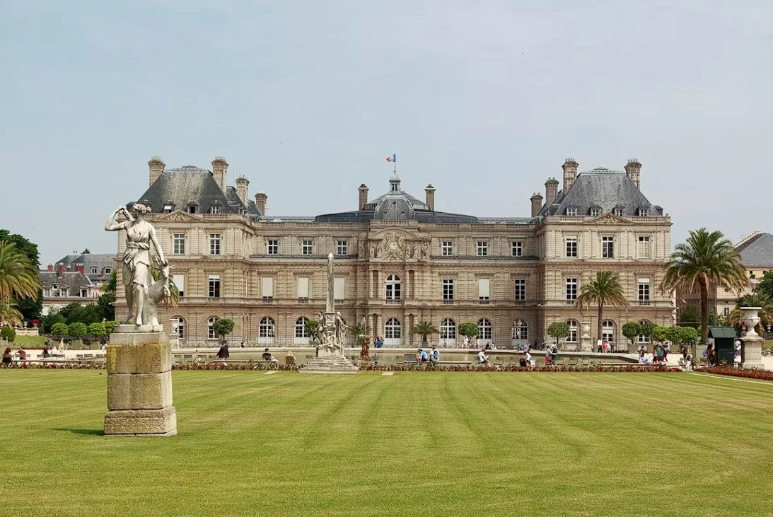 Couple américain installé près du Luxembourg : 95 m² à 1 280 000 € dans le 6e