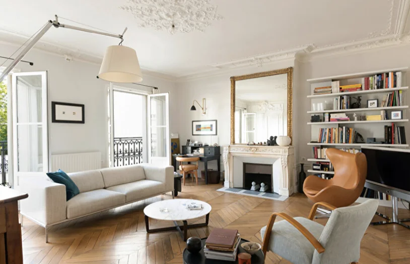 Couple d'expatriés de retour à Paris : un 3 pièces le long de la ligne 6