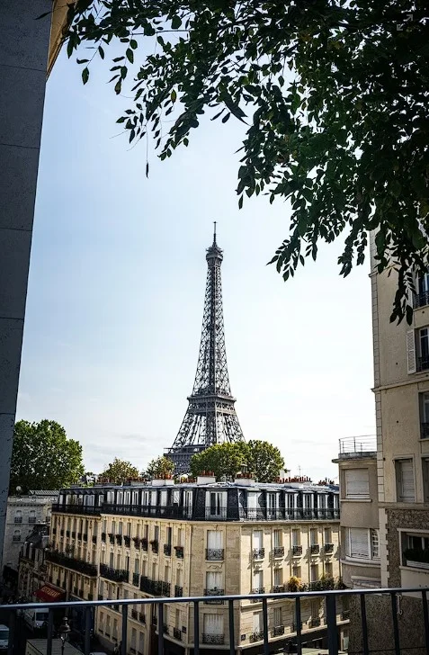 Appartement de standing dans le 16e : 110 m² avec vue Tour Eiffel à 1 450 000 €